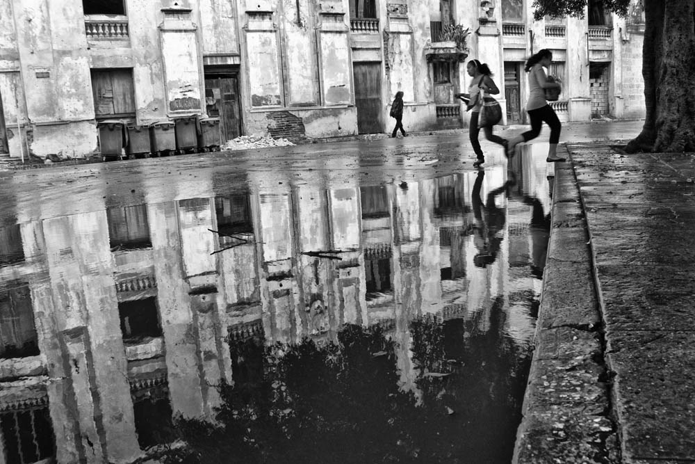 FROMINSIDE02.jpg - 262663 Bytes