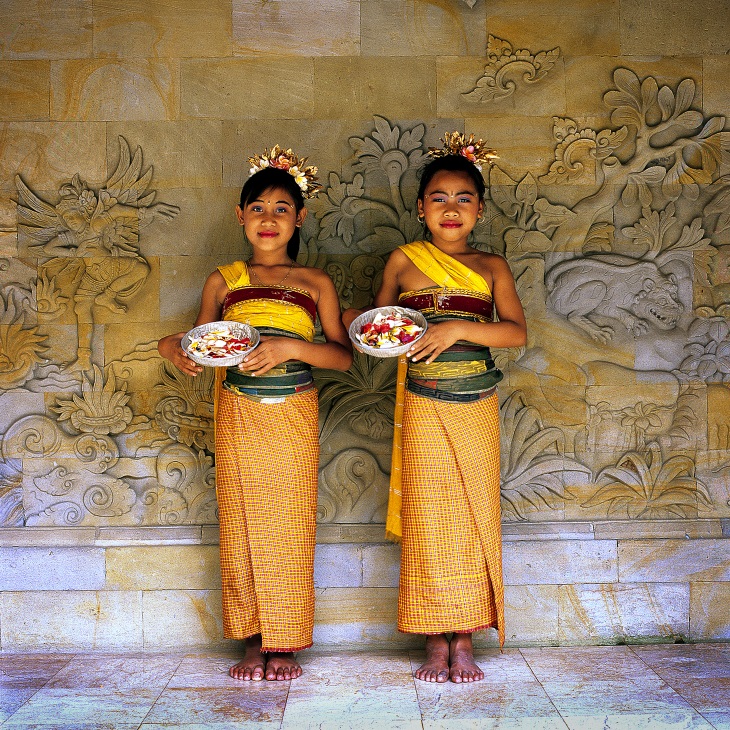 Elliott McDowell, Amandarii Greeting, Bali